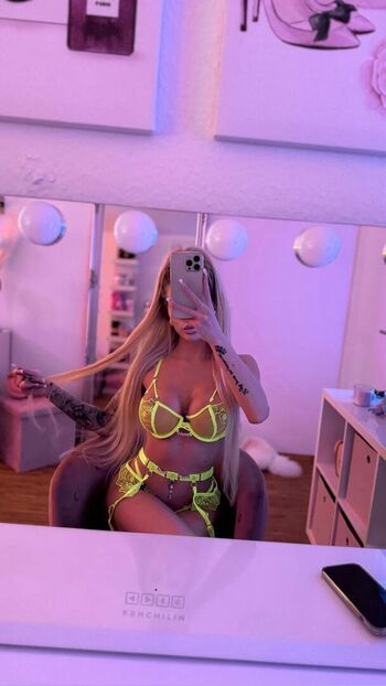 Full leaked Princess leonie alwine private onlyfans photo