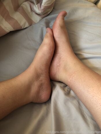 princessofhandsandfeet