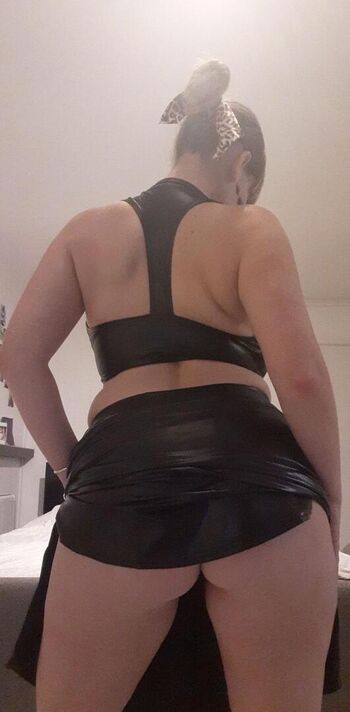 Full leaked Ptitecoco private onlyfans photo