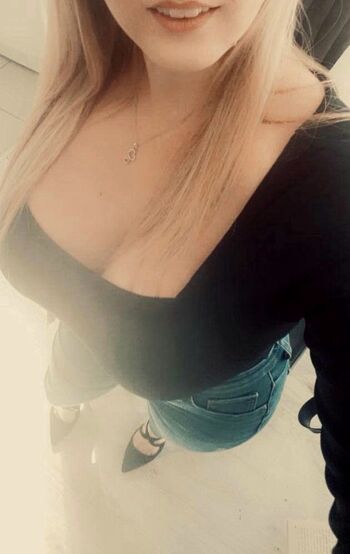 Full leaked Ptitecoco private onlyfans photo