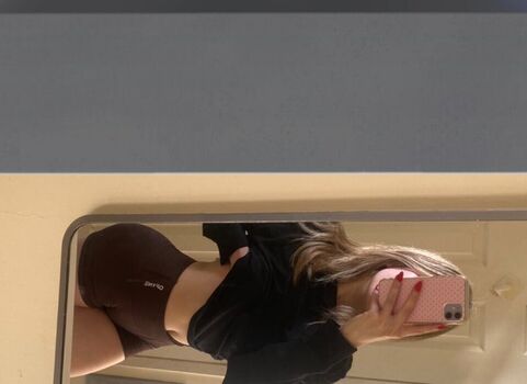 Full leaked Puffes private onlyfans photo