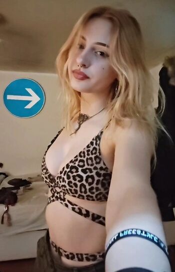 Full leaked Karina pulchra/ private onlyfans photo