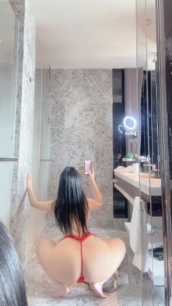 Full leaked Qiaoniutt  page private onlyfans photo