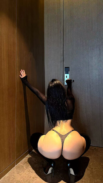 Full leaked Qiaoniutt  page private onlyfans photo
