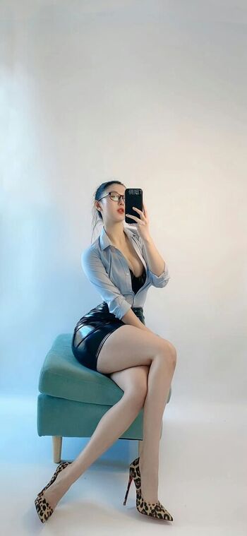 Full leaked Qiaoniutt private onlyfans photo