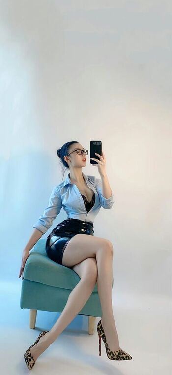 Full leaked Qiaoniutt private onlyfans photo