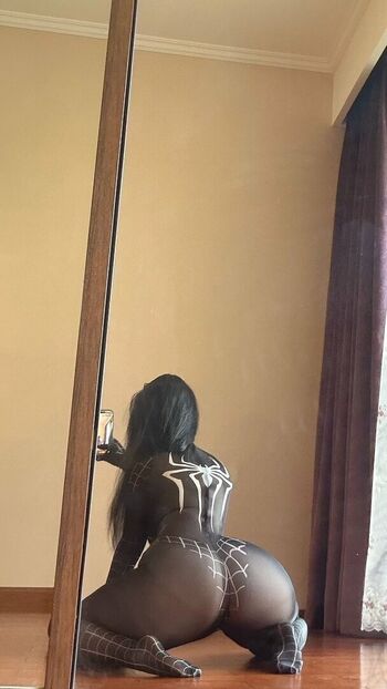 Full leaked Qiaoniutt page private onlyfans photo