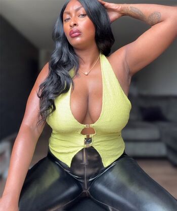 Full leaked Queenkyaraky private onlyfans photo