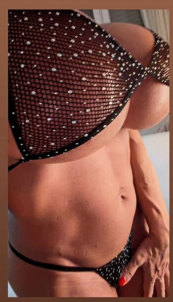 Full leaked Queenmuscleboobs private onlyfans photo