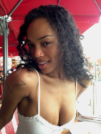 Full leaked Quenlin blackwell  page private onlyfans photo
