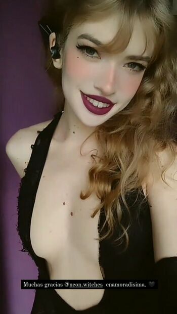 Full leaked Quimeraax private onlyfans photo