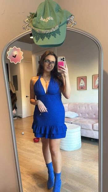 Full leaked Qveenjulia  page private onlyfans photo