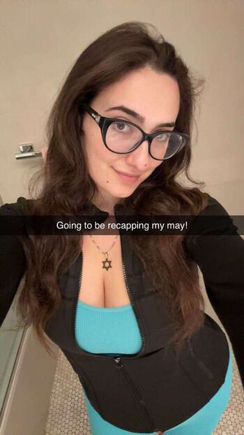 Full leaked Qveenjulia private onlyfans photo