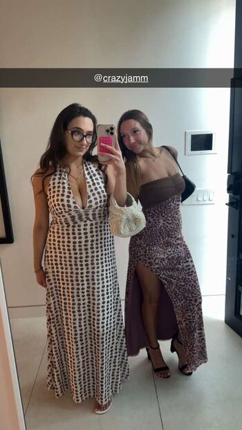 Full leaked Qveenjulia private onlyfans photo