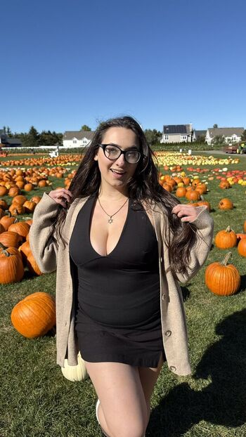 Full leaked Qveenjulia  page private onlyfans photo