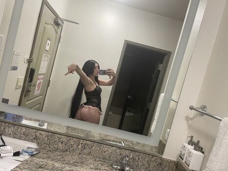 Full leaked Qweeneevee private onlyfans photo