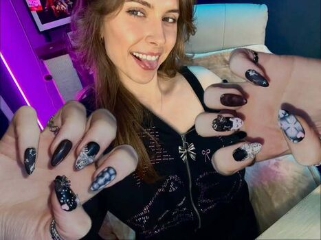 Full leaked Raine reacts private onlyfans photo