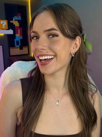 Full leaked Raine reacts private onlyfans photo