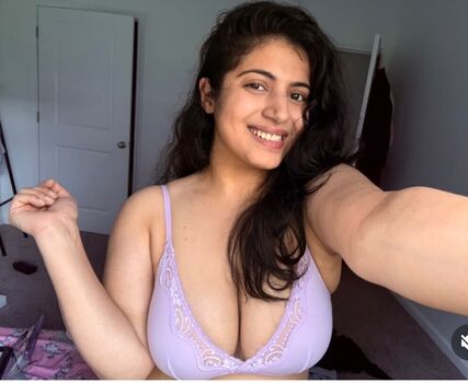 Full leaked Rashmi van private onlyfans photo