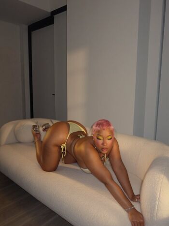 Raven Diaz From Joselines Cabaret