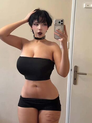 Full leaked Ray ly private onlyfans photo