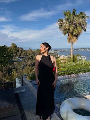 Full leaked Rayalixx private onlyfans photo