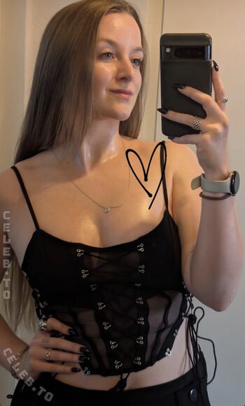 Full leaked Rayaonair private onlyfans photo