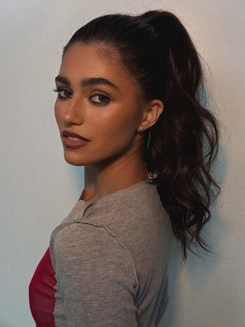 Rayna V