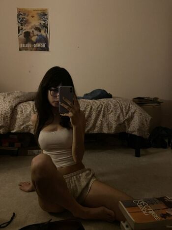 Full leaked Reaisnowhite private onlyfans photo