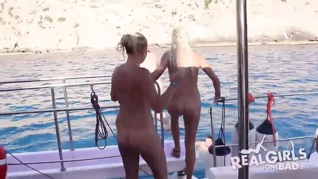 Full leaked Real girls bad private onlyfans photo