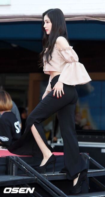 Full leaked Red velvet page private onlyfans photo