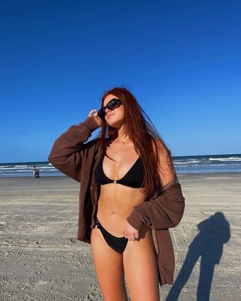 Full leaked Reesetwiggs private onlyfans photo