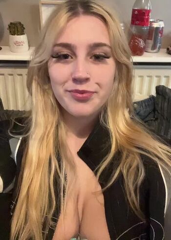 Full leaked Reeseychanelle private onlyfans photo