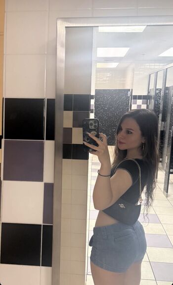 Full leaked Reina medina private onlyfans photo