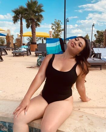 Full leaked Reneesouv realtor private onlyfans photo