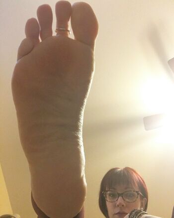 Full leaked Retired foot model private onlyfans photo