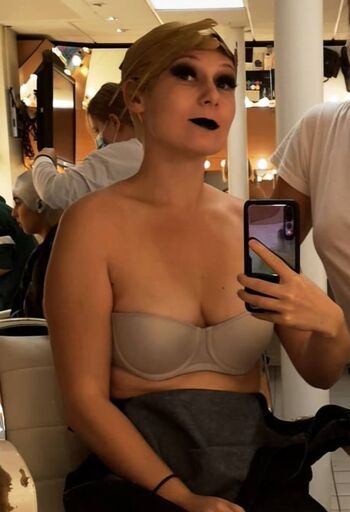 Full leaked Retro discovery girls private onlyfans photo