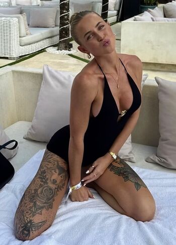Full leaked Rhiannon darney private onlyfans photo