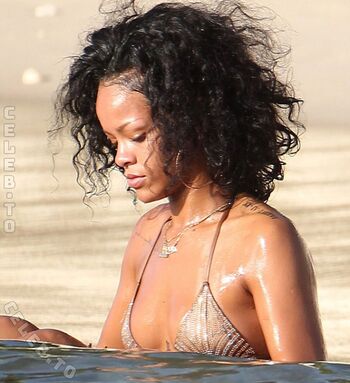 Full leaked Rihanna page private onlyfans photo