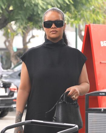 Full leaked Rihanna page private onlyfans photo