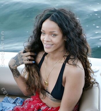 Full leaked Rihanna  page private onlyfans photo