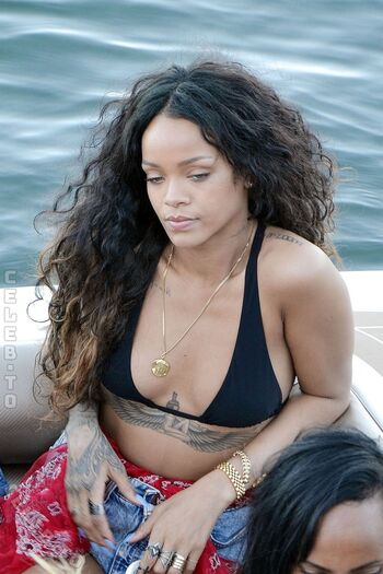 Full leaked Rihanna  page private onlyfans photo