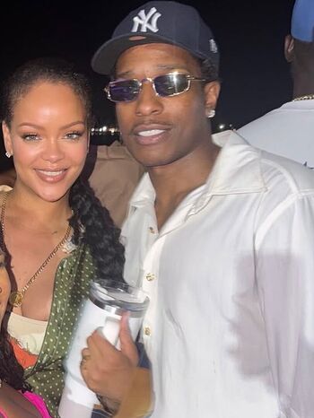 Full leaked Rihanna  page private onlyfans photo