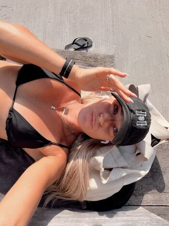 Full leaked Riribebe private onlyfans photo