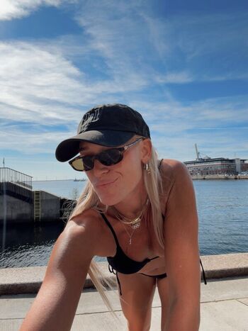 Full leaked Riribebe private onlyfans photo