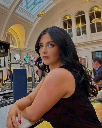 Full leaked Robyn page private onlyfans photo