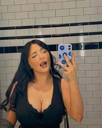 Full leaked Robyn page private onlyfans photo