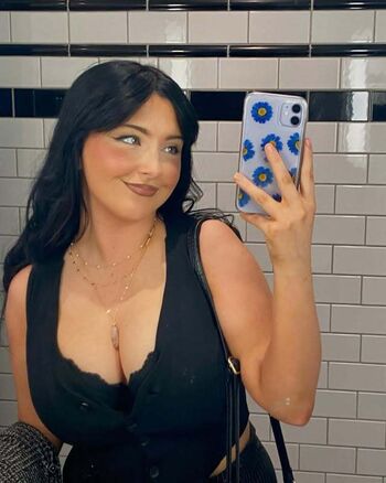 Full leaked Robyn page private onlyfans photo