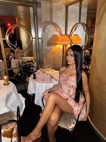 Full leaked Rojii ely page private onlyfans photo
