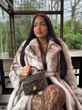 Full leaked Rojii ely private onlyfans photo